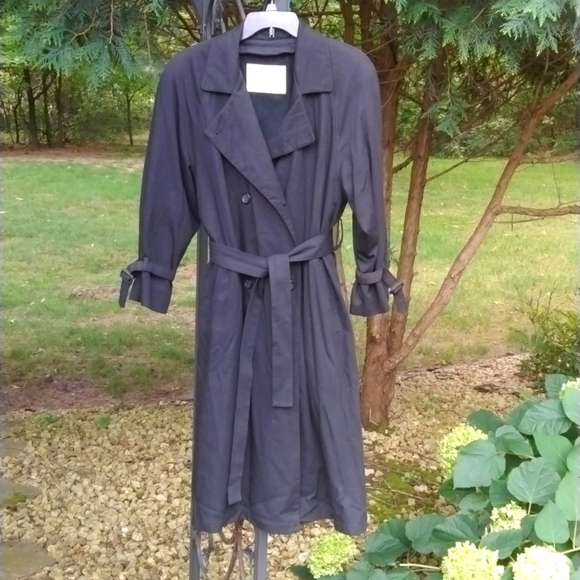 London Fog Other - Vintage Towne LONDON FOG Trench Coat with zip out lining